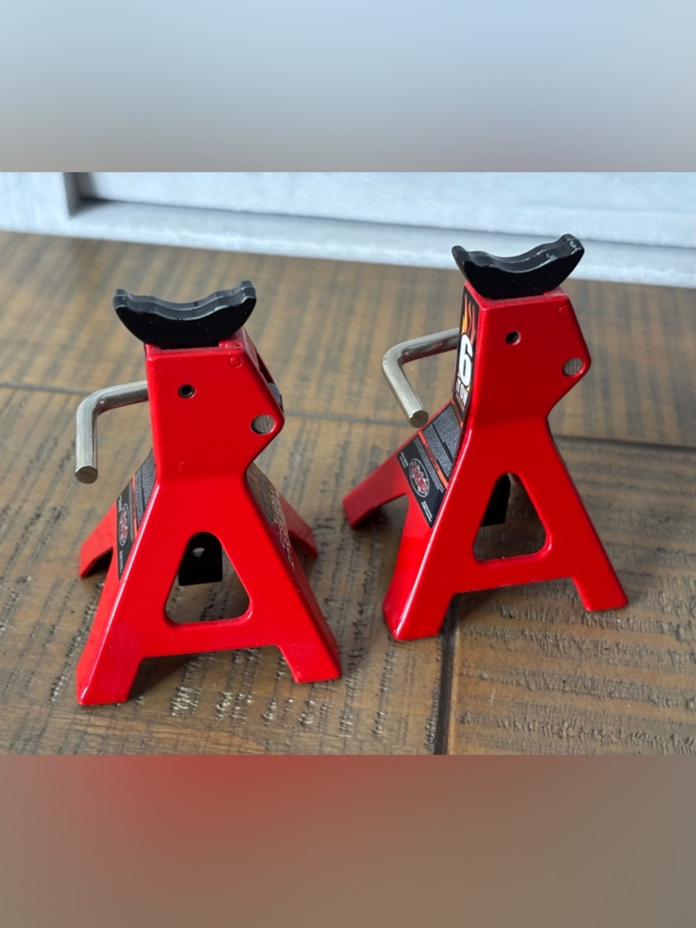 Set of 2 Red 1/10 Scale RC Truck Jack Stands - 6 Ton Style Realistic Props - Picture 6 of 10